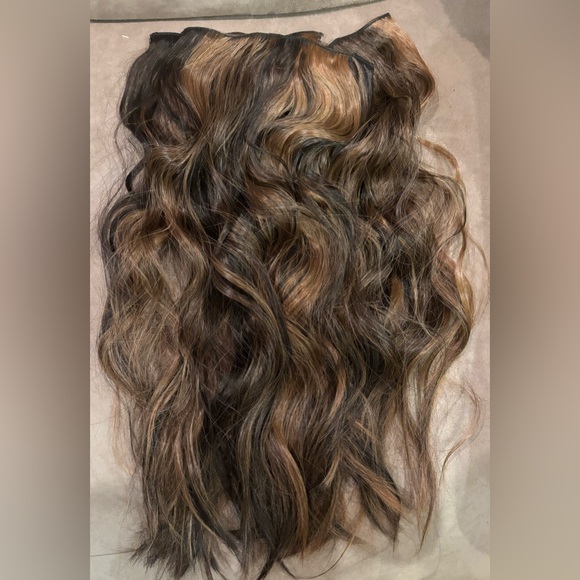 Clip in hair extensions NWT - Picture 1 of 5